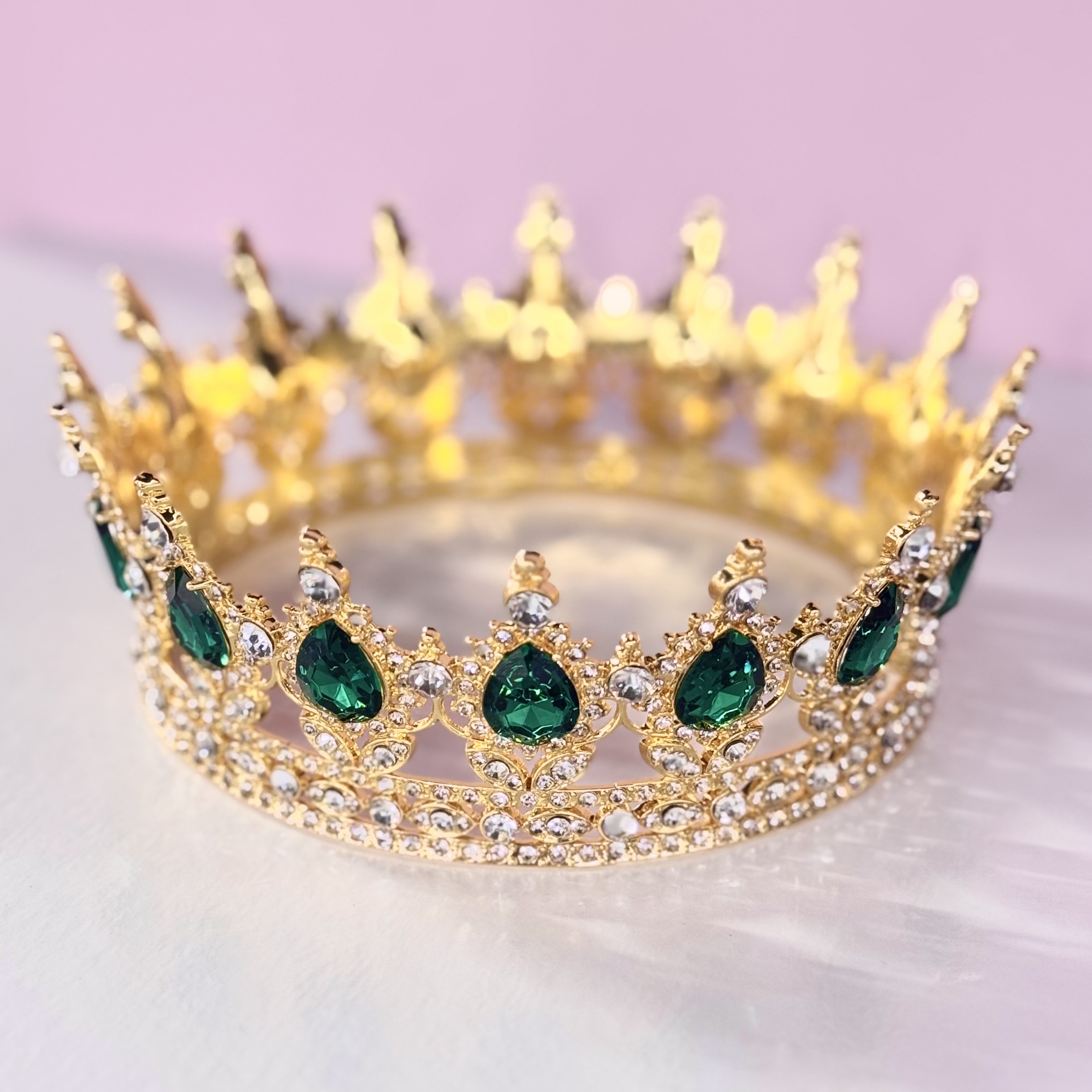 Декор Корона металл Золото/Стразы +зеленый d14 h5,5